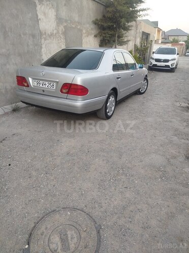 Mercedes E 200 1996, 470,000 km - 2.0 l - Göygöl