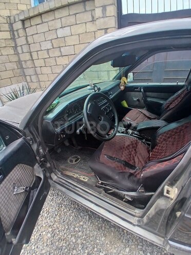 Mercedes 190 1992, 375,000 km - 2.0 l - Salyan