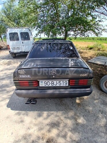 Mercedes 190 1992, 375,000 km - 2.0 l - Salyan