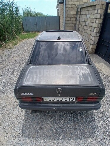 Mercedes 190 1992, 375,000 km - 2.0 l - Salyan