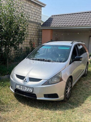 Mitsubishi Grandis 2003, 350,000 km - 2.4 l - Qusar