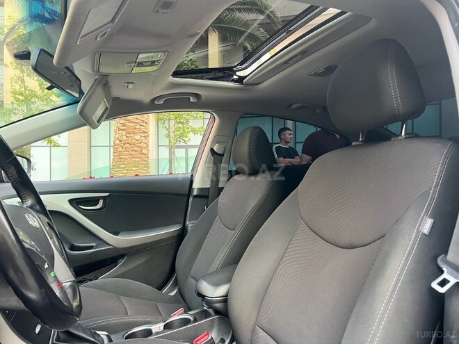 Hyundai Elantra 2015, 95,000 km - 1.8 л - Bakı