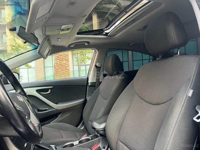 Hyundai Elantra 2015, 95,000 km - 1.8 л - Bakı