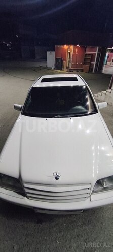 Mercedes C 220 d 2000, 50,000 km - 2.2 л - 