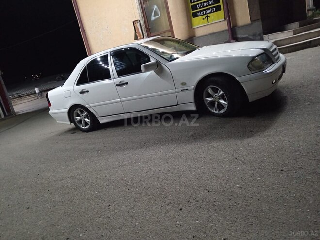 Mercedes C 220 d 2000, 50,000 km - 2.2 л - 