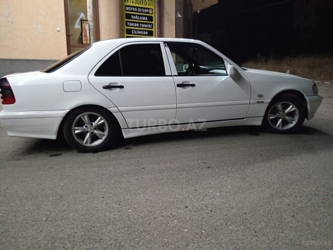 Mercedes C 220 d 2000, 50,000 km - 2.2 л - 