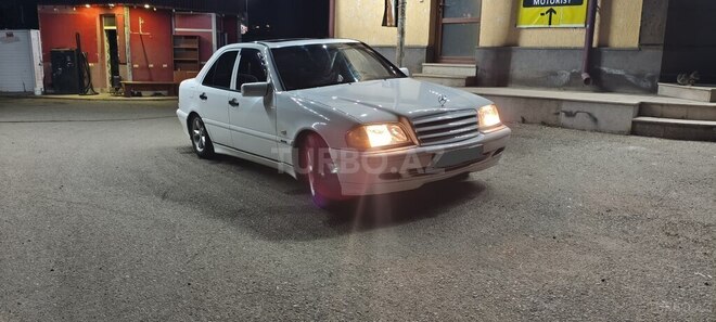 Mercedes C 220 d 2000, 50,000 km - 2.2 л - 
