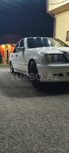 Mercedes C 220 d 2000, 50,000 km - 2.2 л - 