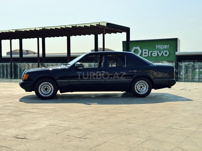 Mercedes E 200 d 1990, 353,000 km - 2.0 l - Bakı