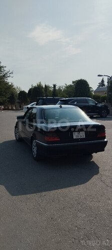 Mercedes C 230 1999, 406,820 km - 2.3 l - Füzuli