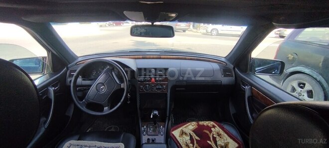 Mercedes C 230 1999, 406,820 km - 2.3 l - Füzuli