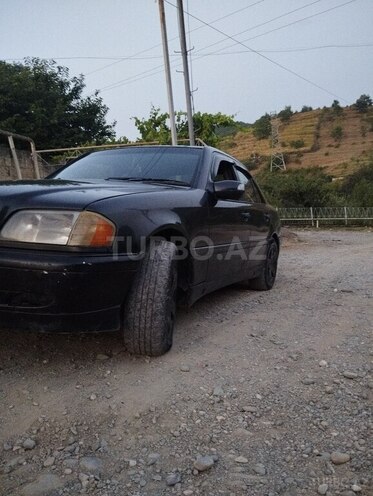 Mercedes C 200 1994, 260,000 km - 2.0 l - Quba