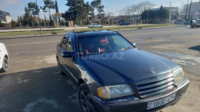 Mercedes C 200 1994, 260,000 km - 2.0 l - Quba