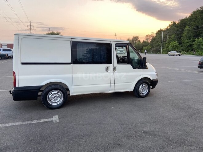 Ford Transit 2001, 452,889 km - 2.0 л - Quba