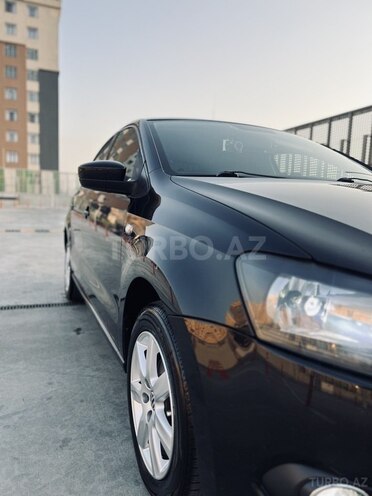 Volkswagen Polo 2013, 240,100 km - 1.6 l - Bakı