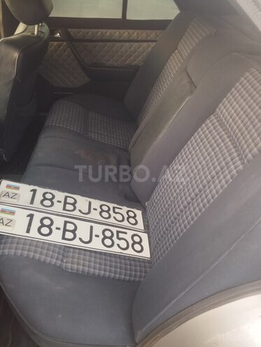 Mercedes E 250 1994, 369,990 km - 2.5 l - Salyan