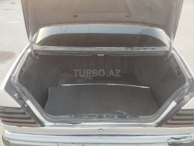 Mercedes E 250 1994, 369,990 km - 2.5 l - Salyan