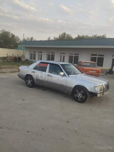 Mercedes E 250 1994, 369,990 km - 2.5 l - Salyan