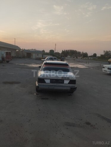 Mercedes E 250 1994, 369,990 km - 2.5 l - Salyan