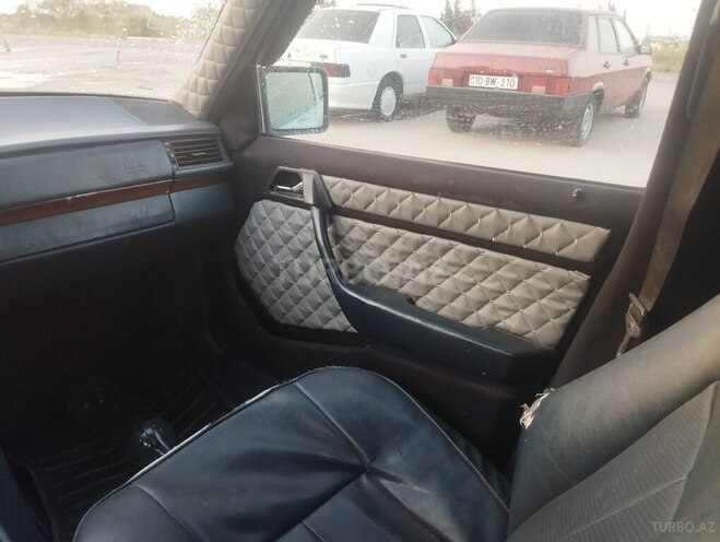 Mercedes E 250 1994, 369,990 km - 2.5 l - Salyan