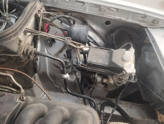 Mercedes E 250 1994, 369,990 km - 2.5 l - Salyan