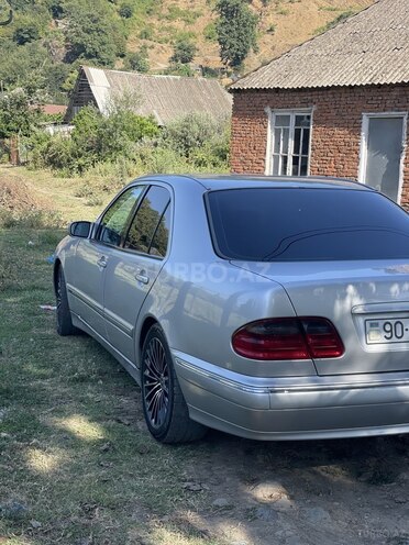 Mercedes E 220 d 2000, 513,775 km - 2.2 l - Astara