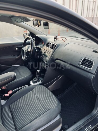 Volkswagen Polo 2013, 240,100 km - 1.6 l - Bakı