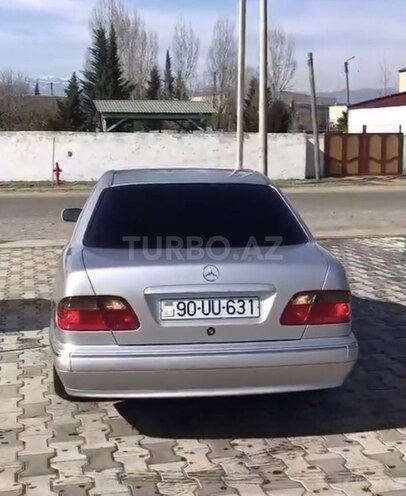 Mercedes E 220 d 2000, 513,775 km - 2.2 l - Astara