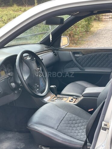 Mercedes E 220 d 2000, 513,775 km - 2.2 l - Astara