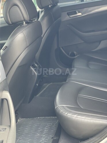 Hyundai Sonata-9