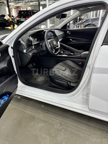 Hyundai Elantra 2024, 10,000 km - 1.5 л - Bakı