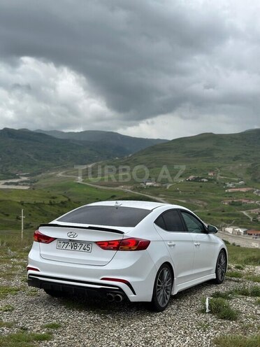 Hyundai Elantra 2018, 90,000 km - 1.6 l - Bakı