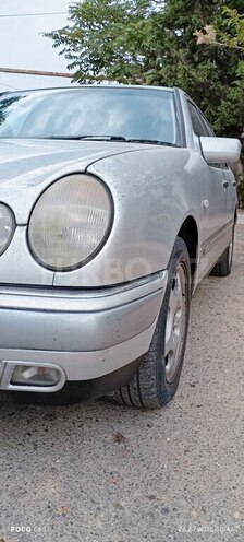 Mercedes E 240 1999, 442,505 km - 2.4 l - Bakı
