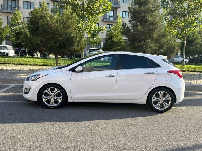 Hyundai i30 2014, 263,467 km - 1.6 l - Quba