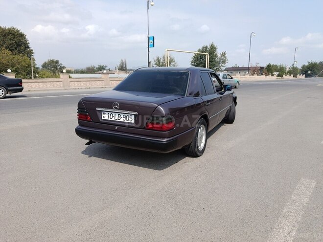 Mercedes E 200 d 1991, 500,000 km - 2.0 l - Qazax