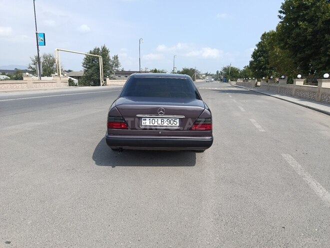 Mercedes E 200 d 1991, 500,000 km - 2.0 l - Qazax