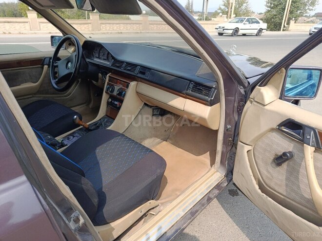 Mercedes E 200 d 1991, 500,000 km - 2.0 l - Qazax