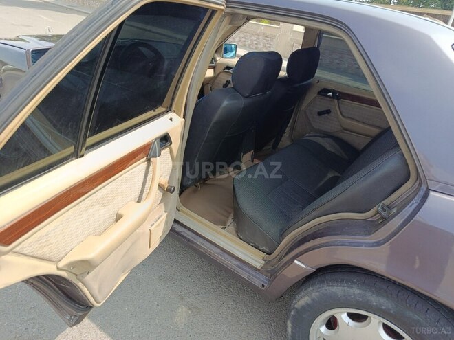 Mercedes E 200 d 1991, 500,000 km - 2.0 l - Qazax