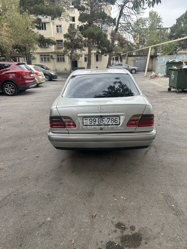 Mercedes E 200 1999, 473,000 km - 2.0 л - Bakı