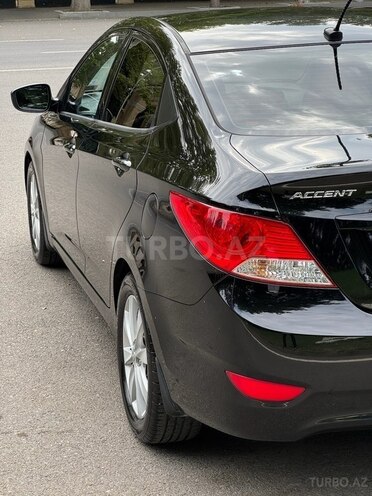 Hyundai Accent 2013, 141,200 km - 1.6 л - Mingəçevir