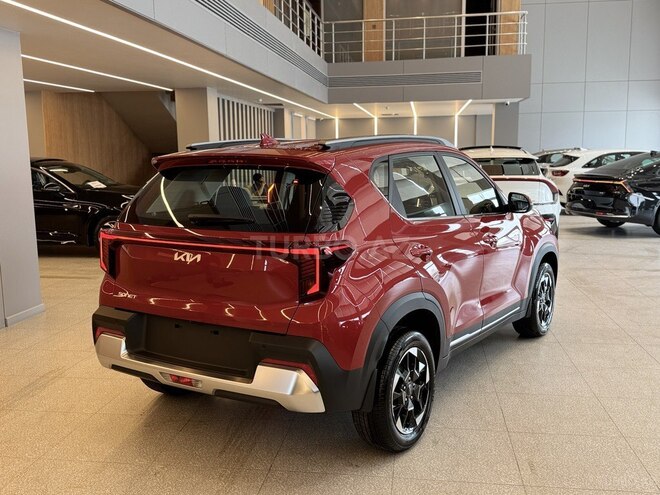 Kia Sonet-4