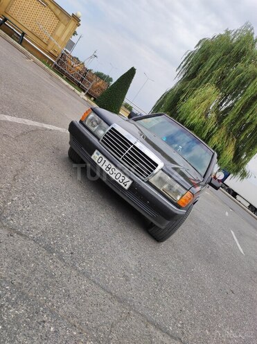 Mercedes 190 1992, 350,000 km - 2.0 l - Qusar