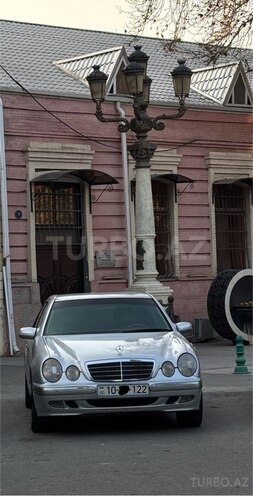 Mercedes E 240 2000, 389,000 km - 2.4 l - Gəncə