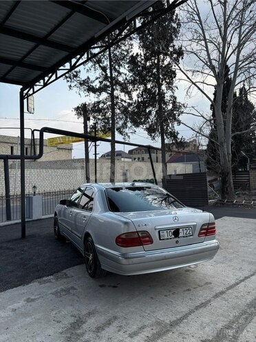 Mercedes E 240 2000, 389,000 km - 2.4 l - Gəncə