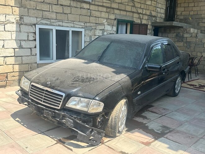 Mercedes C 180 1999, 250,000 km - 1.8 l - Salyan