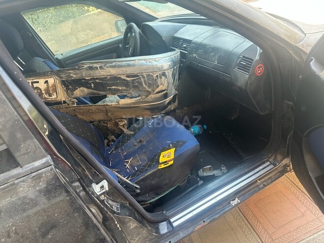Mercedes C 180 1999, 250,000 km - 1.8 l - Salyan
