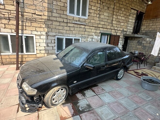 Mercedes C 180 1999, 250,000 km - 1.8 l - Salyan