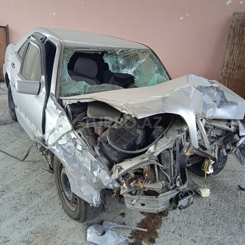 Mercedes C 220 1994, 300,000 km - 2.2 л - Bakı