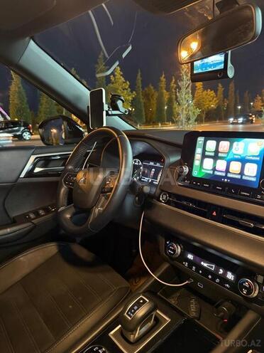 Mitsubishi Outlander-8