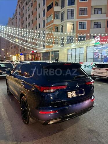 Mitsubishi Outlander-2